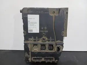 Foto de CAJA RELES / FUSIBLES RENAULT MEGANE II CLASSIC BERLINA referencia 8200525384