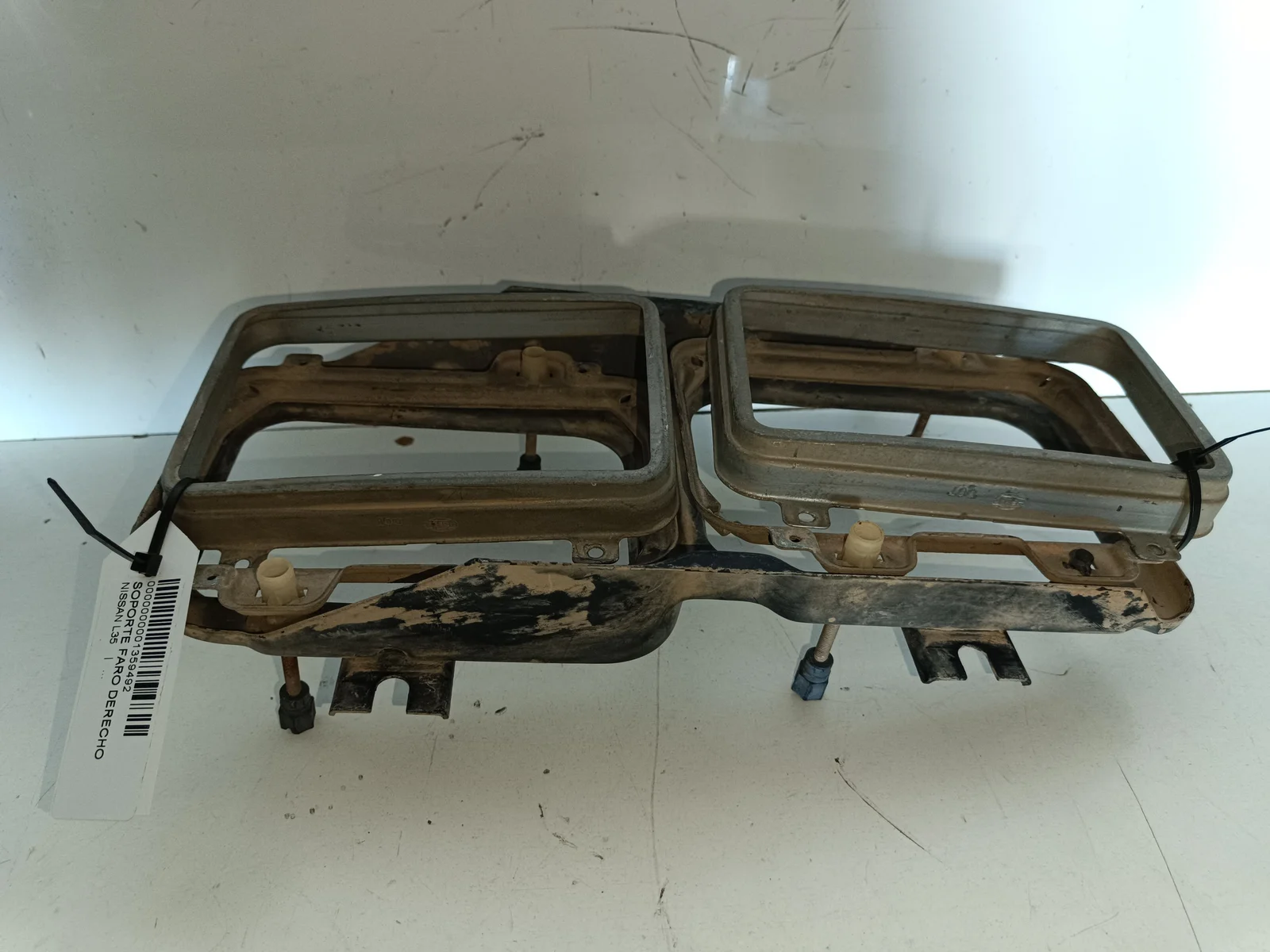 Foto de SOPORTE FARO DERECHO SIN MARCA SIN MODELO