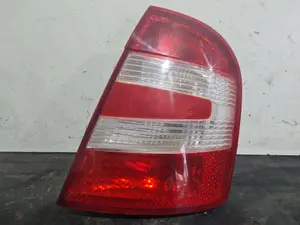 Foto de PILOTO TRASERO DERECHO SKODA FABIA (6Y2/6Y3) referencia 6Y6945257