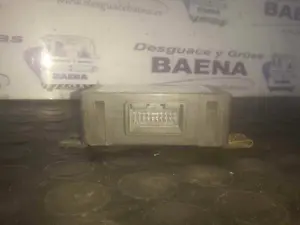 Foto de CAJA RELES / FUSIBLES SIN MARCA SIN MODELO referencia 4B0951173 foto 2