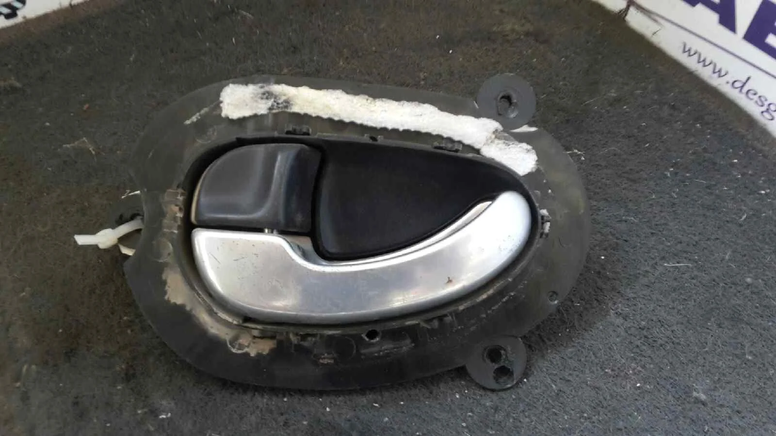 Foto de MANETA INTERIOR DELANTERA IZQUIERDA SIN MARCA SIN MODELO referencia 93118501