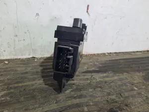 Foto de MANDO ELEVALUNAS DELANTERO IZQUIERDO VOLVO S60 BERLINA referencia 30737519 foto 3