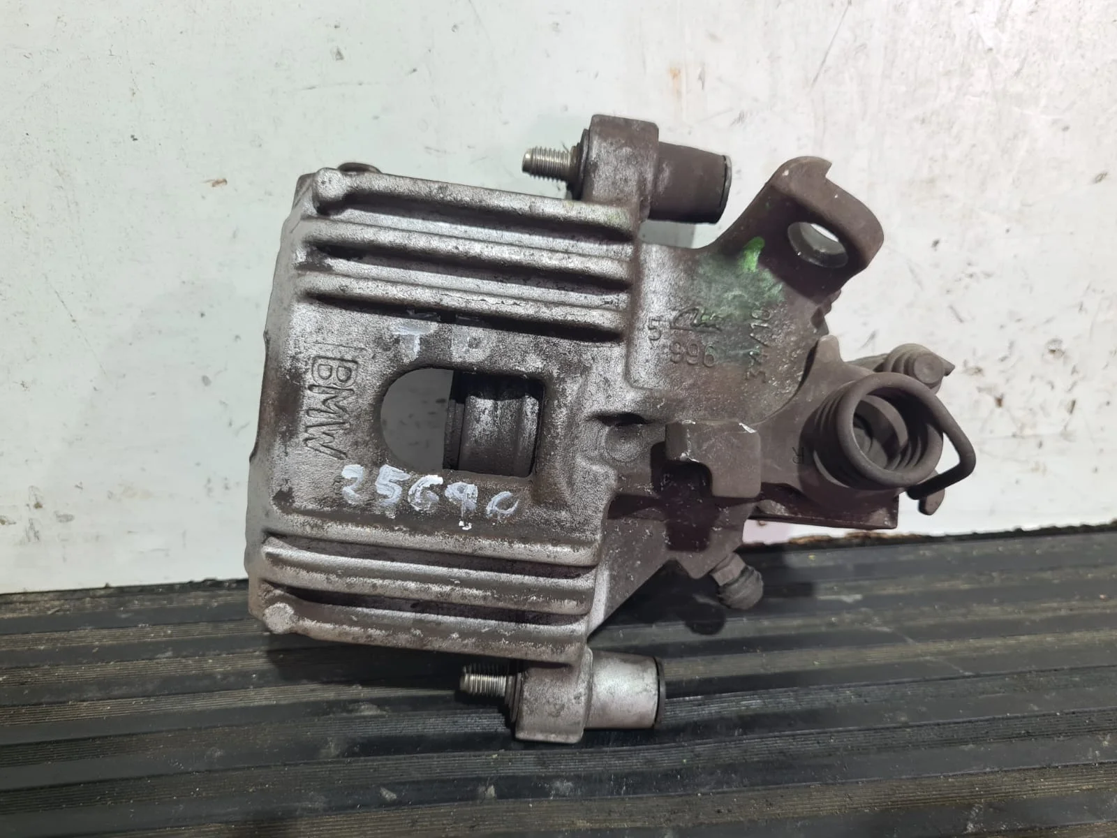 Foto de PINZA DE FRENO TRASERA DERECHA BMW MINI (R50,R53) referencia 996