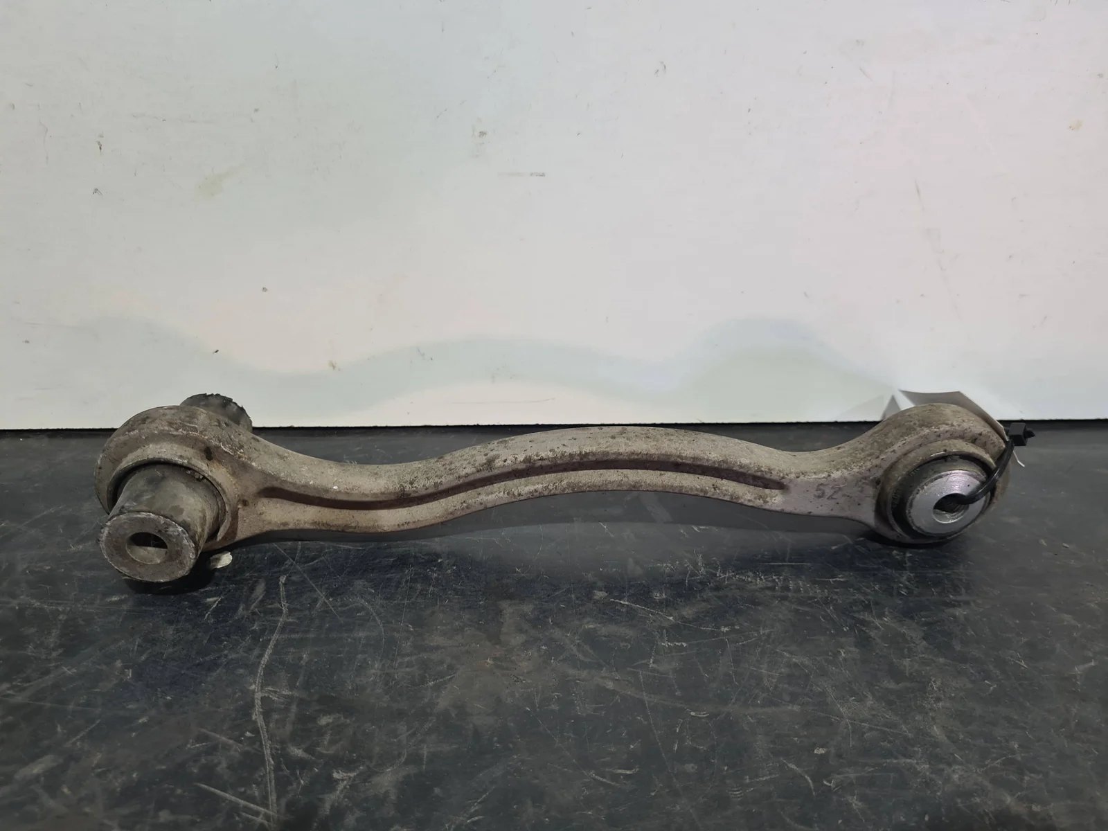 Foto de BRAZO SUSPENSION SUPERIOR TRASERO DERECHO MERCEDES-BENZ CLASE C (BM 204) BERLINA referencia 20402