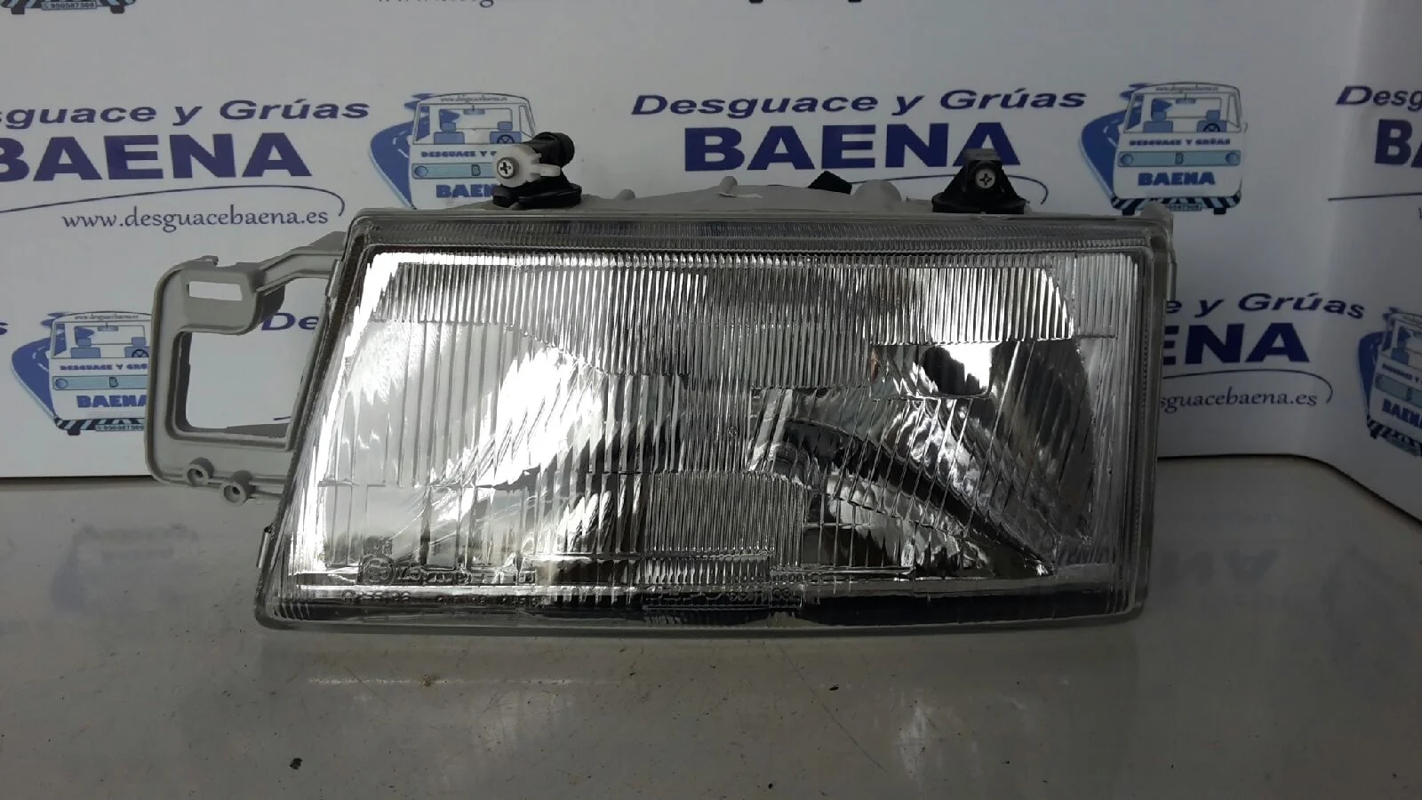 Foto de FARO IZQUIERDO SIN MARCA SIN MODELO