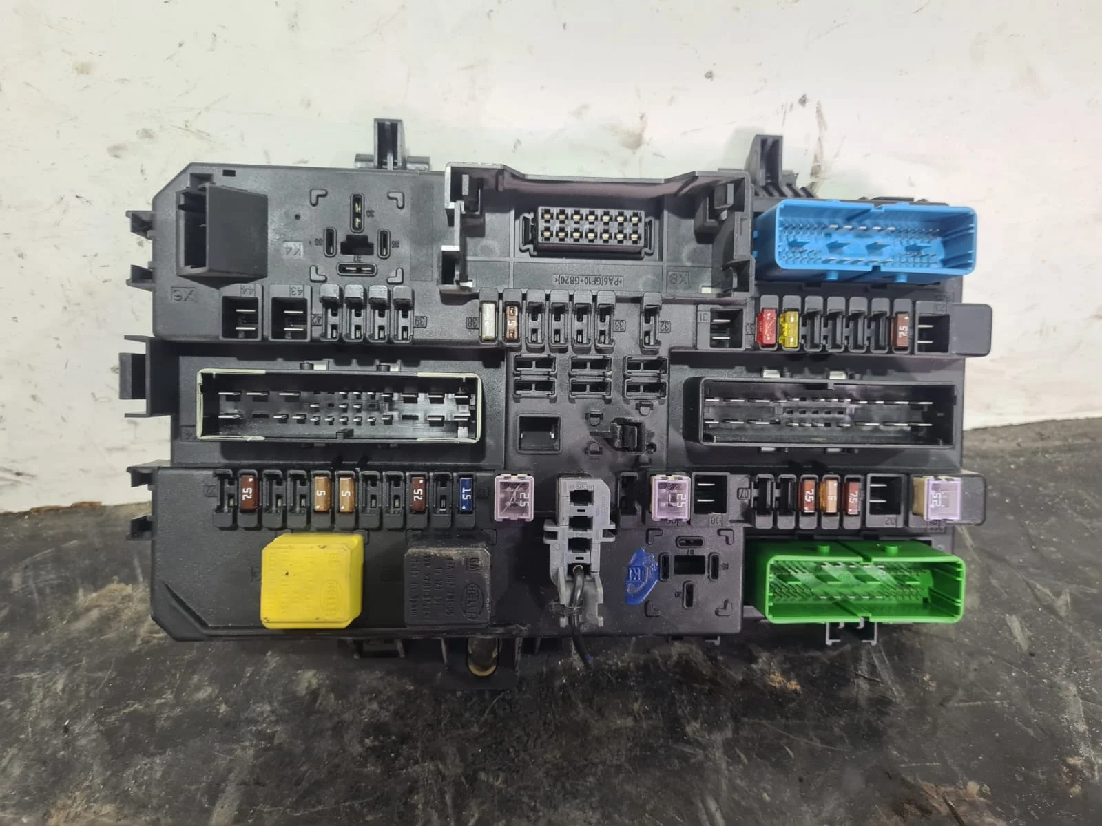 Foto de CAJA RELES / FUSIBLES SIN MARCA SIN MODELO referencia 5DK00866930