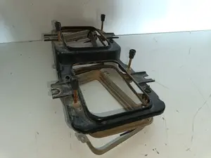 Foto de SOPORTE FARO DERECHO SIN MARCA SIN MODELO foto 3