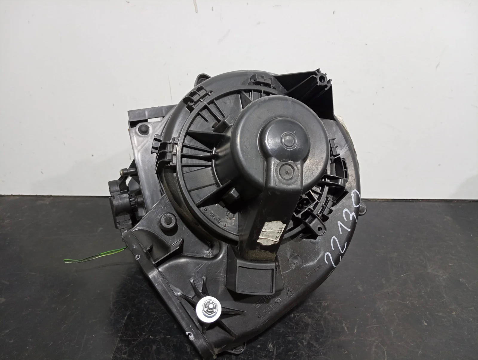Foto de VENTILADOR CALEFACCION VOLKSWAGEN CRAFTER FURGÓN (2E) referencia A9068302761