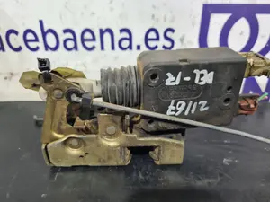 Foto de CERRADURA PUERTA DELANTERA IZQUIERDA OPEL CORSA B foto 3