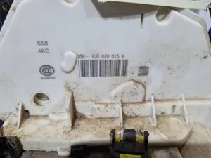 Foto de CERRADURA PUERTA TRASERA IZQUIERDA SIN MARCA SIN MODELO referencia 6J0839015K foto 4