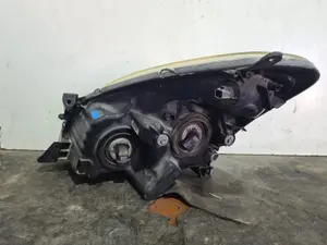 Foto de FARO DERECHO TOYOTA COROLLA VERSO (R1) referencia P7105R foto 2