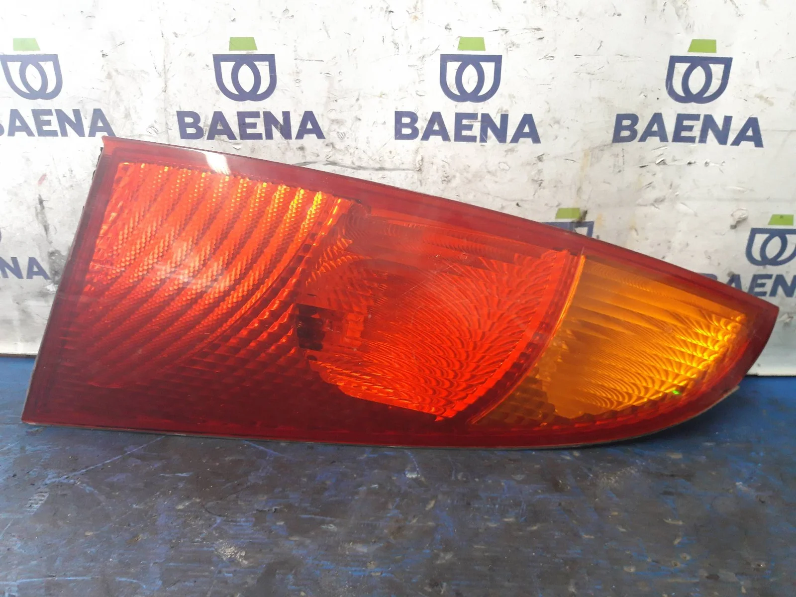 Foto de PILOTO TRASERO IZQUIERDO FORD FOCUS BERLINA (CAK) referencia XS4113405A
