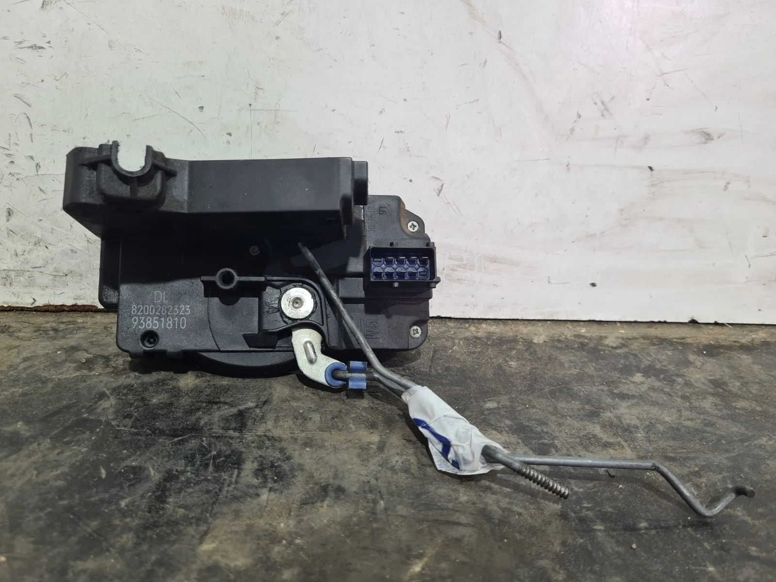 Foto de CERRADURA PUERTA LATERAL IZQUIERDA OPEL VIVARO referencia 8200282323