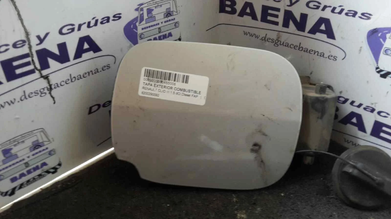 Foto de TAPA EXTERIOR COMBUSTIBLE SIN MARCA SIN MODELO referencia 8200290092