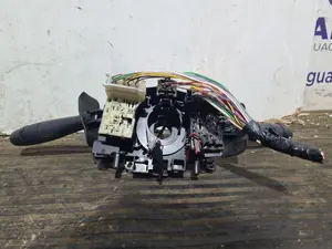 Foto de MANDO MULTIFUNCION RENAULT CLIO II FASE II (B/CB0) referencia 8200204068 foto 4