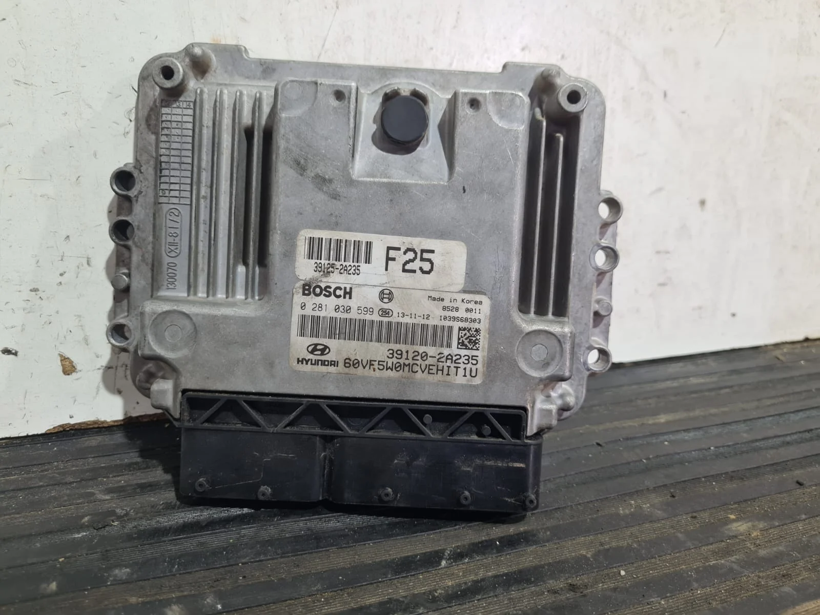 Foto de CENTRALITA MOTOR UCE HYUNDAI I40 (VF) referencia 60VF5W0MCVEHIT1U