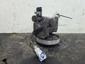 Foto de BOMBA DIRECCION BMW SERIE 5 BERLINA (E60) referencia 678084802 foto 3