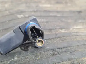 Foto de SENSOR PRESION SIN MARCA SIN MODELO referencia LR007596 foto 3