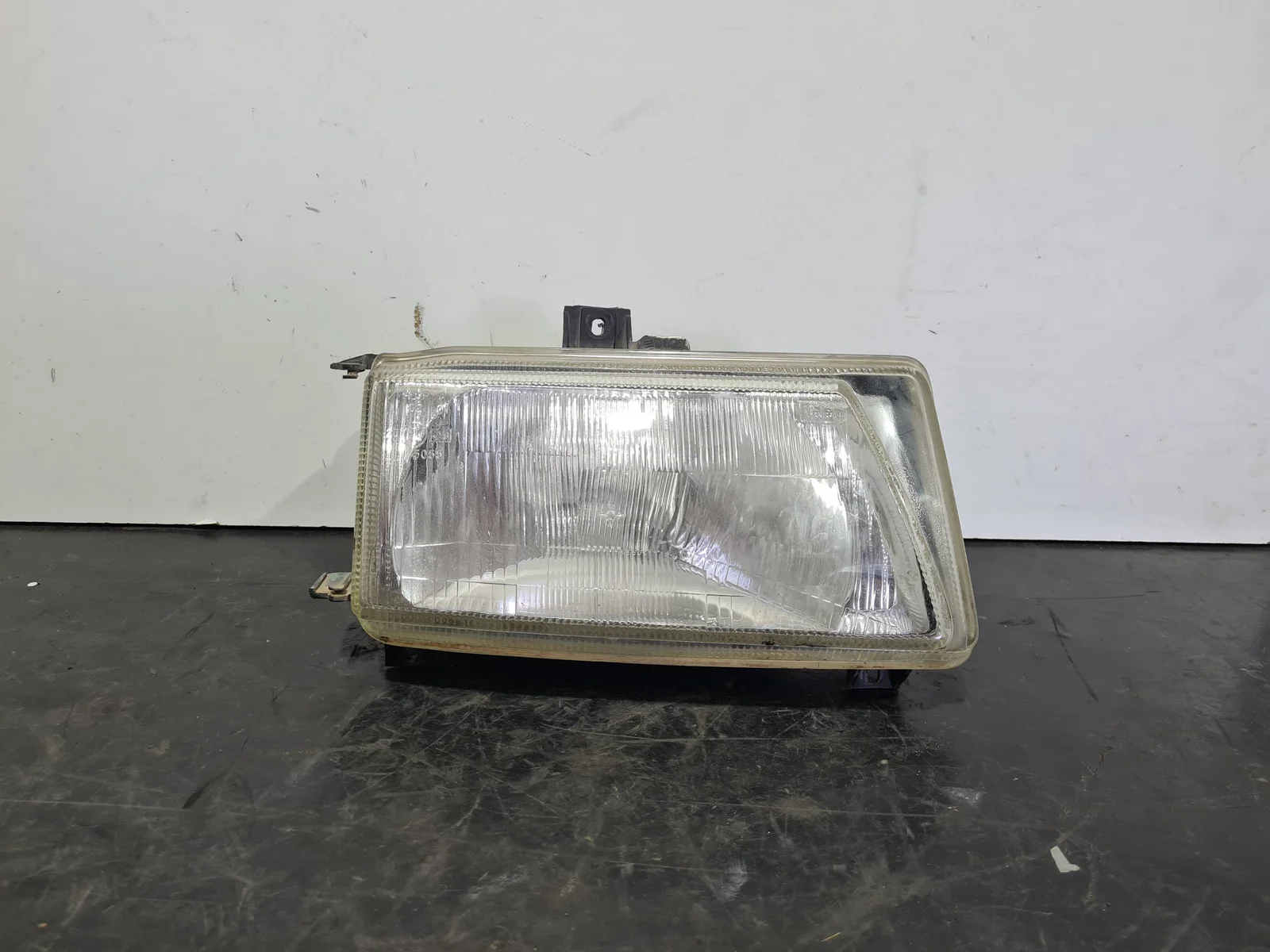 Foto de FARO DERECHO SIN MARCA SIN MODELO referencia 085173