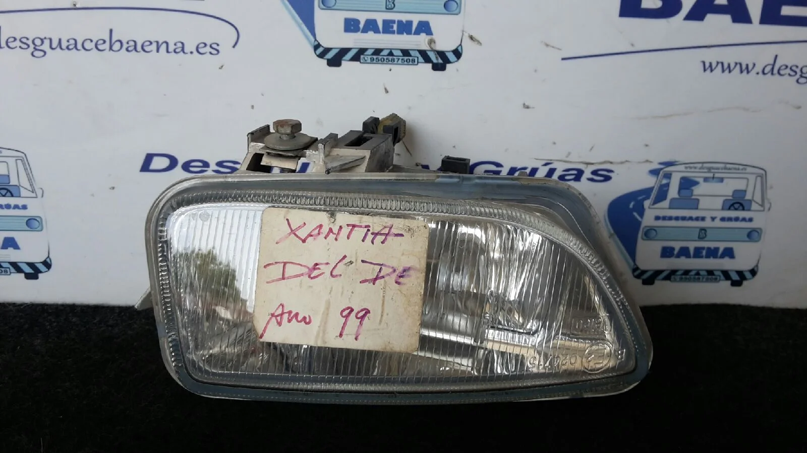Foto de FARO ANTINIEBLA DERECHO SIN MARCA SIN MODELO