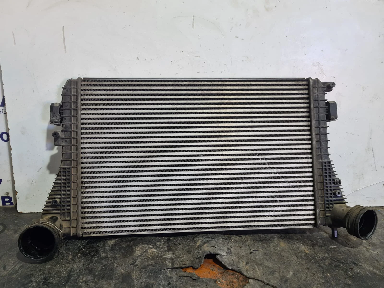 Foto de INTERCOOLER VOLKSWAGEN TOURAN (1T2) referencia 1K0145803M
