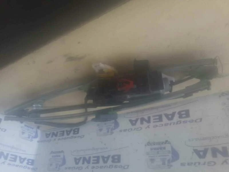 Foto de ELEVALUNAS TRASERO DERECHO SIN MARCA SIN MODELO referencia 4407261