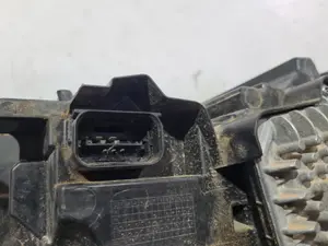 Foto de FARO DERECHO BMW SERIE X1 (F48) referencia 901560862 foto 6
