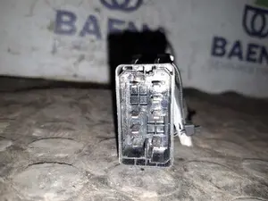 Foto de MANDO ELEVALUNAS DELANTERO DERECHO SIN MARCA SIN MODELO referencia 7421043773 foto 2