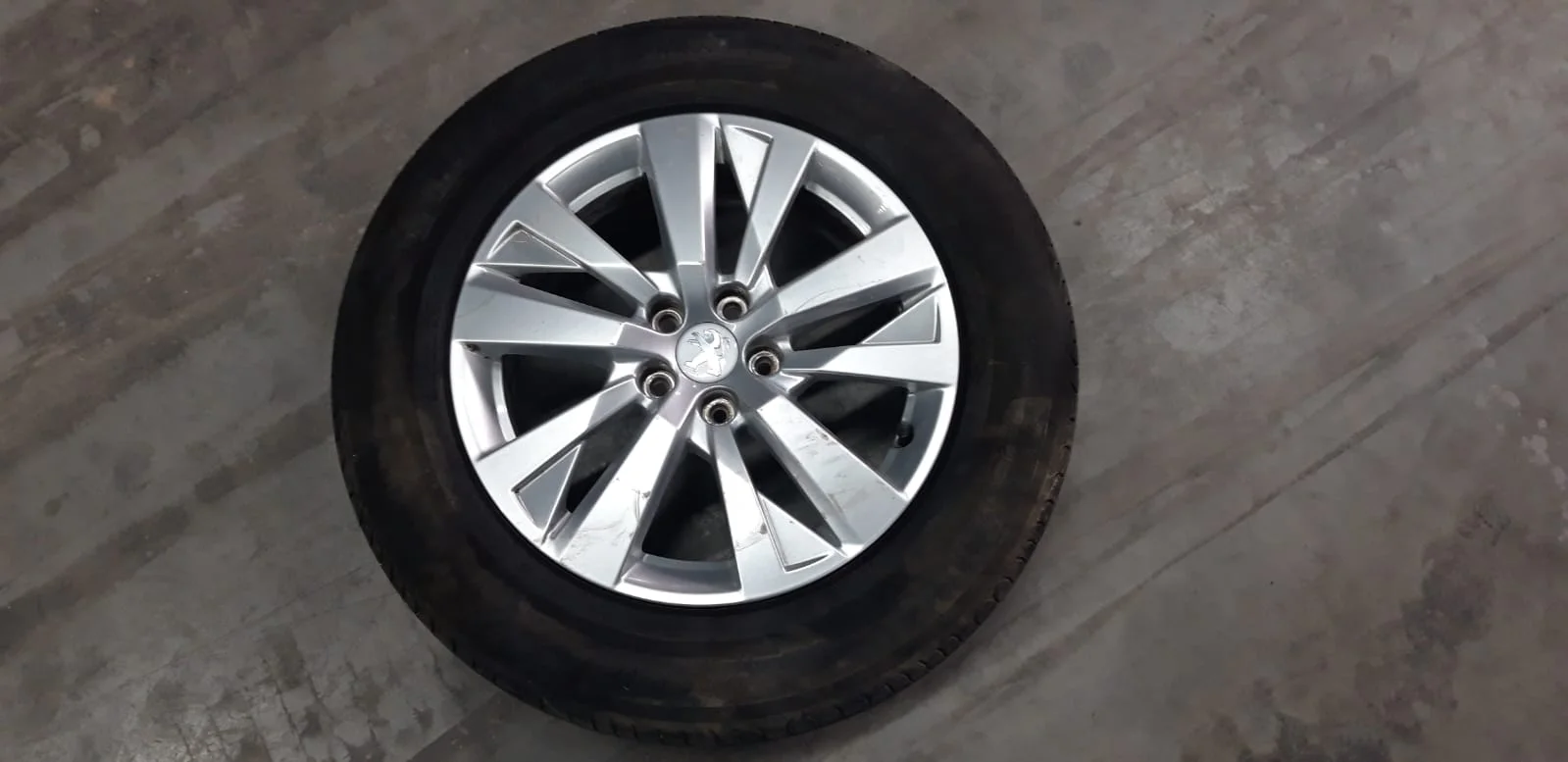 Foto de JUEGO LLANTAS PEUGEOT 3008