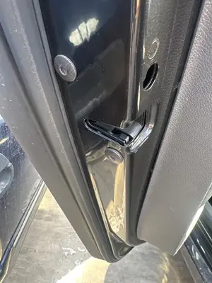 Foto de CERRADURA PUERTA TRASERA IZQUIERDA VOLKSWAGEN GOLF V (1K1)(10.2003)
