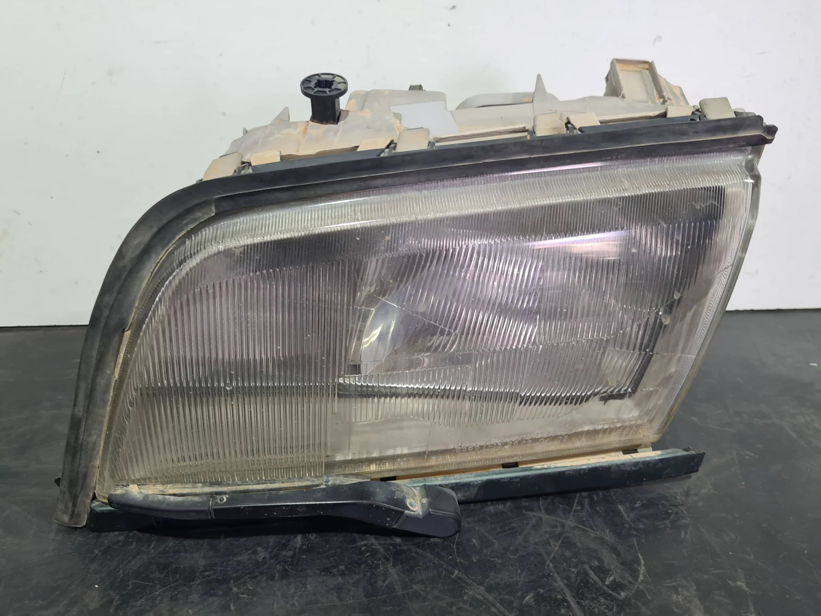 Foto de FARO IZQUIERDO MERCEDES-BENZ CLASE C (BM 202) BERLINA referencia 1305230124
