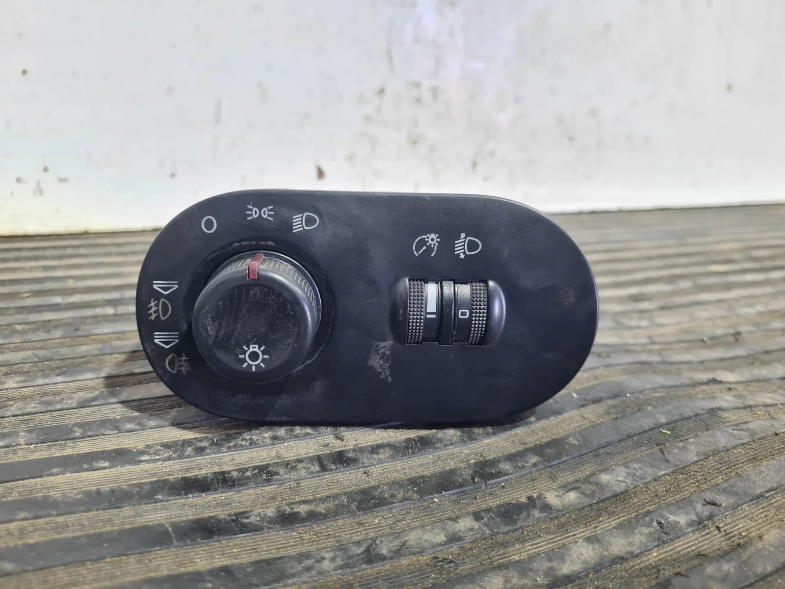 Foto de MANDO LUCES SEAT IBIZA (6L1) referencia 6L1941531AF