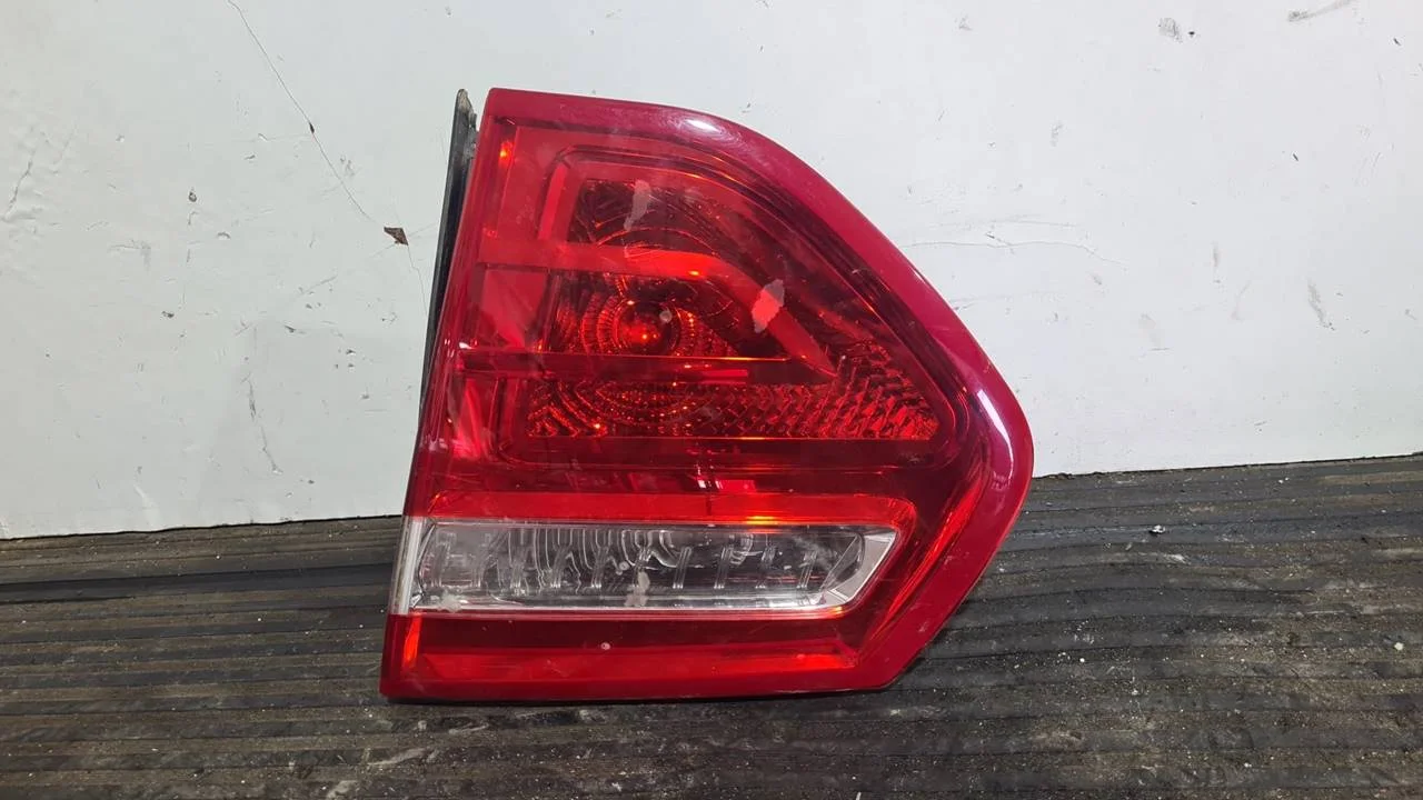 Foto de PILOTO TRASERO DERECHO INTERIOR CITROEN C4 PICASSO referencia 9653547677