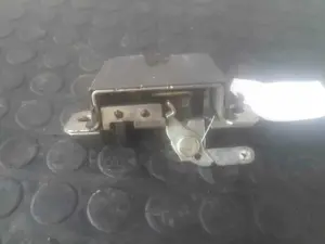 Foto de CERRADURA MALETERO / PORTON SIN MARCA SIN MODELO referencia 6L6827505A foto 2