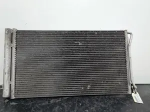 Foto de CONDENSADOR / RADIADOR  AIRE ACONDICIONADO BMW SERIE 1 BERLINA (E81/E87) referencia 32764256453