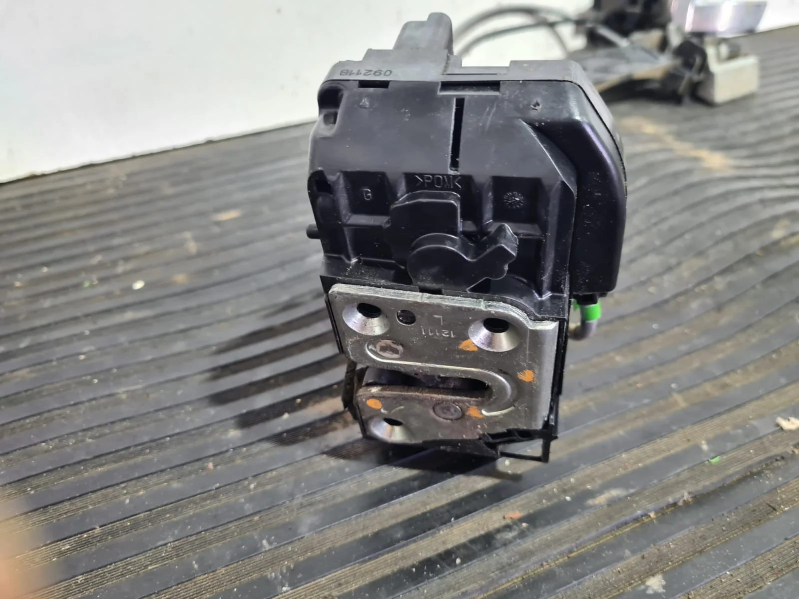 Foto de CERRADURA PUERTA TRASERA IZQUIERDA NISSAN QASHQAI (J10) referencia 80671JDO8449
