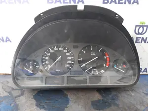 Foto de CUADRO INSTRUMENTOS BMW SERIE 5 BERLINA (E39) referencia 62118381198