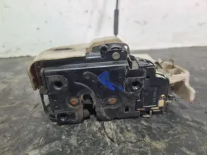 Foto de CERRADURA PUERTA DELANTERA IZQUIERDA AUDI A4 AVANT (8E) foto 3