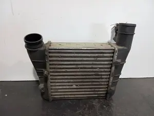 Foto de INTERCOOLER AUDI A4 BERLINA (8E) referencia 8E0145805AA foto 2