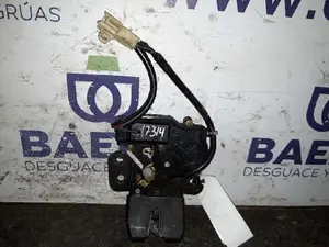 Foto de CERRADURA MALETERO / PORTON TOYOTA AVENSIS BERLINA (T25)