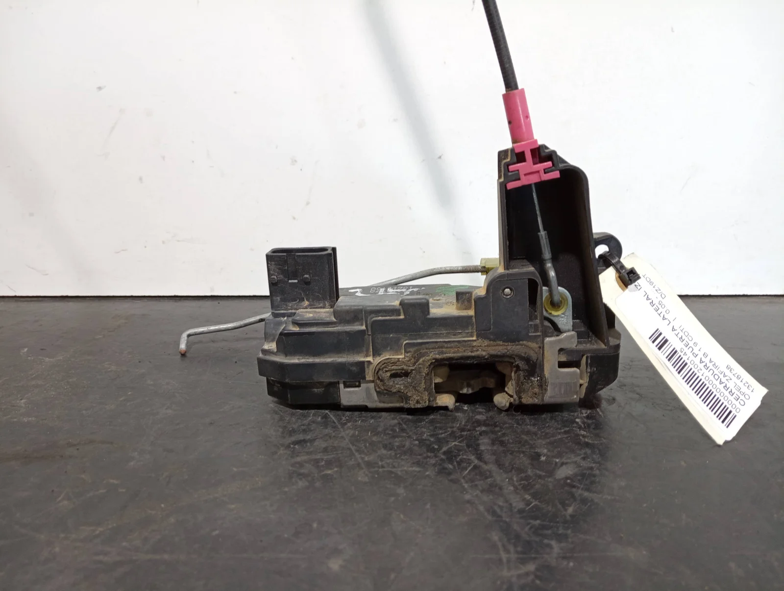 Foto de CERRADURA PUERTA LATERAL IZQUIERDA OPEL ZAFIRA B referencia 13218738