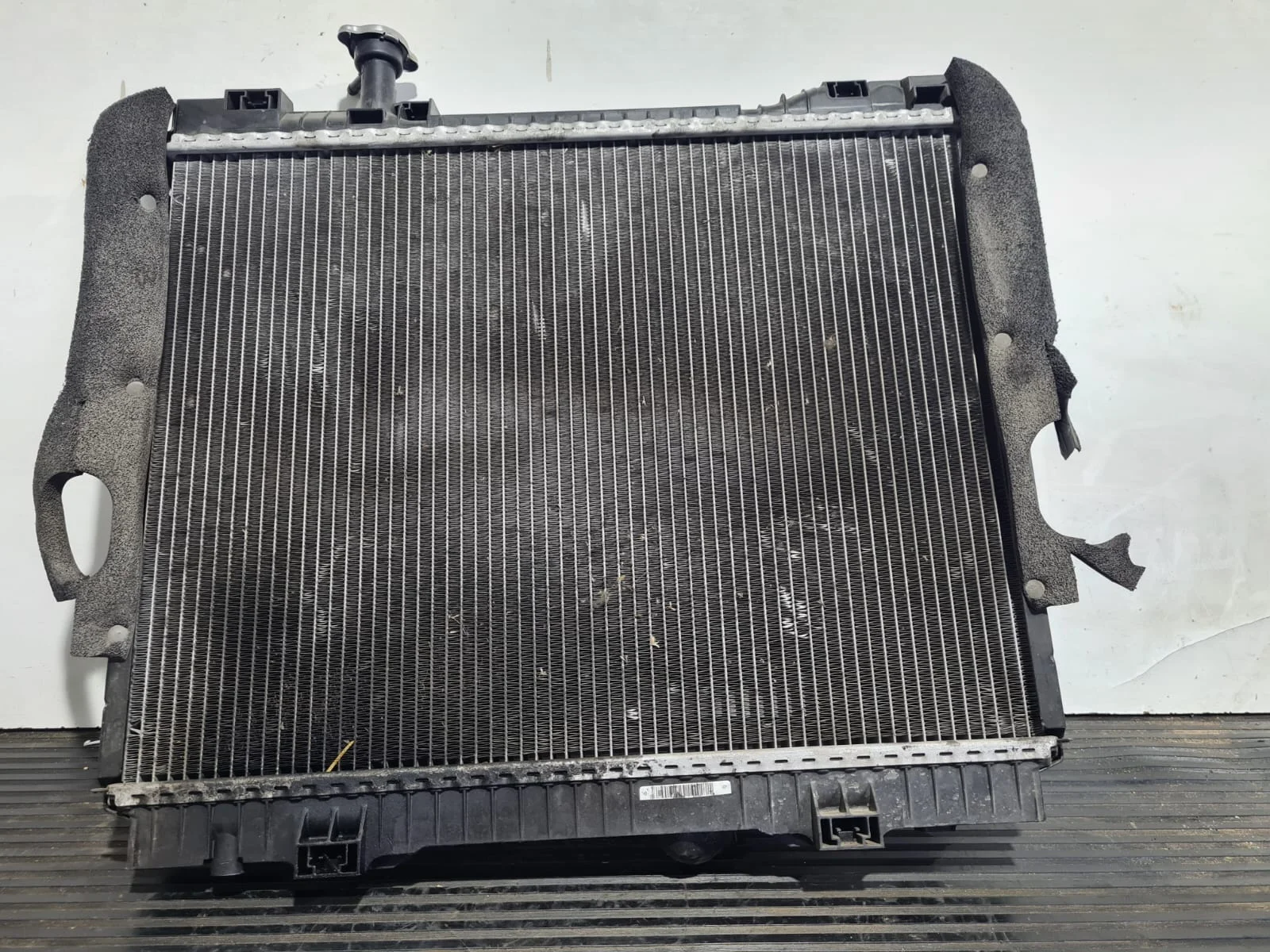 Foto de RADIADOR AGUA NISSAN CABSTAR referencia 8MK376751221