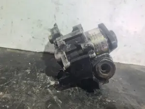 Foto de BOMBA DIRECCION BMW SERIE 5 BERLINA (E39) referencia 1095749 foto 5