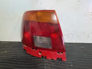 Foto de PILOTO TRASERO IZQUIERDO AUDI A4 AVANT (B5) referencia 8D0945095A