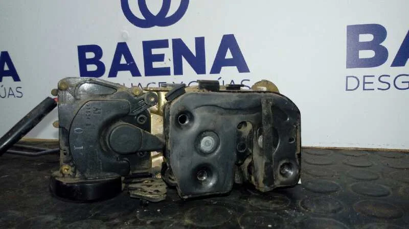 Foto de CERRADURA PUERTA TRASERA IZQUIERDA MAZDA 323 F/S BERLINA (BJ)