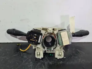 Foto de MANDO MULTIFUNCION MITSUBISHI COLT CZ3 BERL. 3 (Z30) referencia 8600A235XA foto 2
