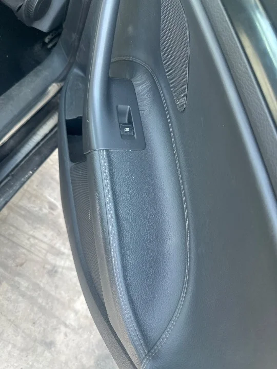 Foto de MANDO ELEVALUNAS TRASERO DERECHO VOLKSWAGEN GOLF V (1K1)(10.2003)
