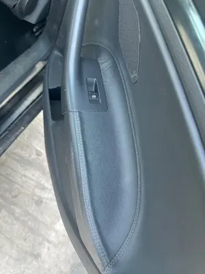 Foto de MANDO ELEVALUNAS TRASERO DERECHO VOLKSWAGEN GOLF V (1K1)(10.2003)