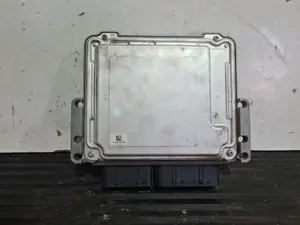 Foto de CENTRALITA MOTOR UCE CITROEN JUMPY COMBI referencia 9832694480 foto 3