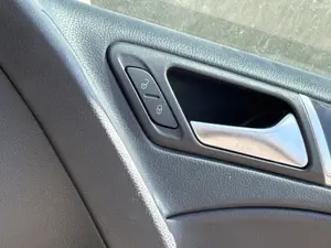 Foto de MANETA INTERIOR DELANTERA DERECHA VOLKSWAGEN GOLF VI (5K1)(10.2008)